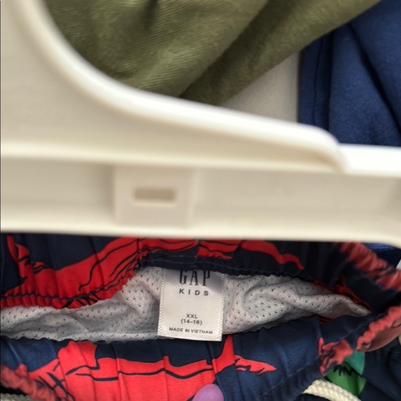 Kids Shark Print Swim Shorts never worn xxl (14-16) - Picture 3 of 3